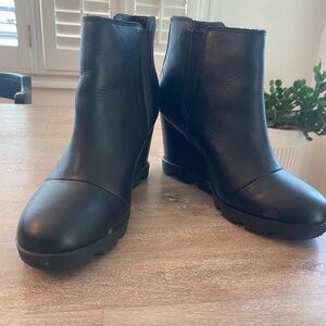 Sorel Joan Uptown zip Wedge Boot Black Sz8